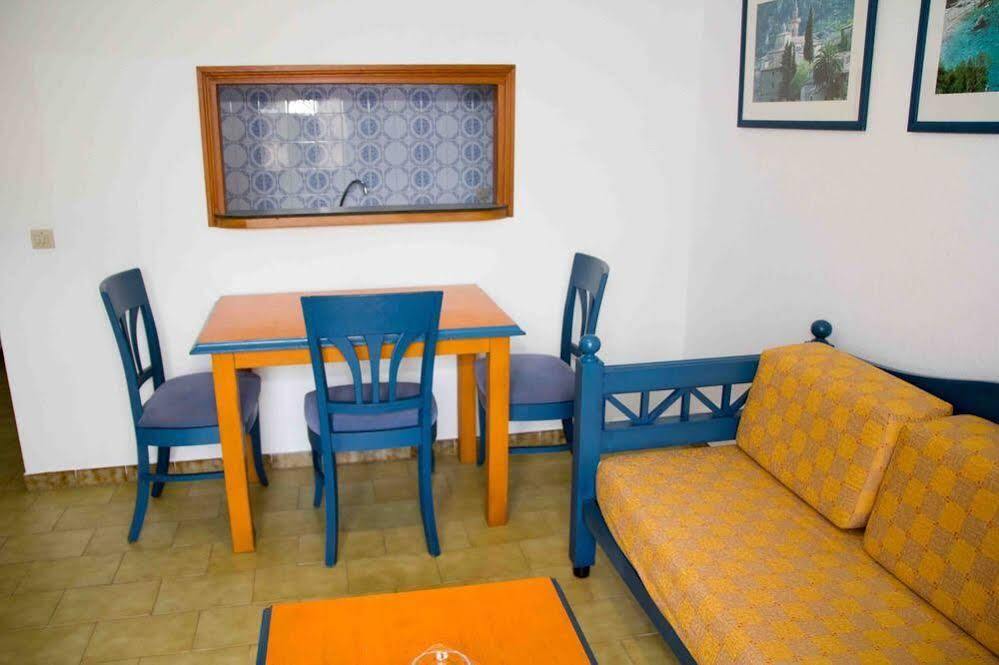 Apartamentos Charlys Can Picafort Can Picafort  Luaran gambar